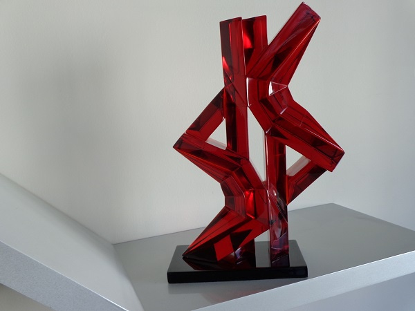 Emanoel Araujo - Escultura em Resina Translucida Vermelha